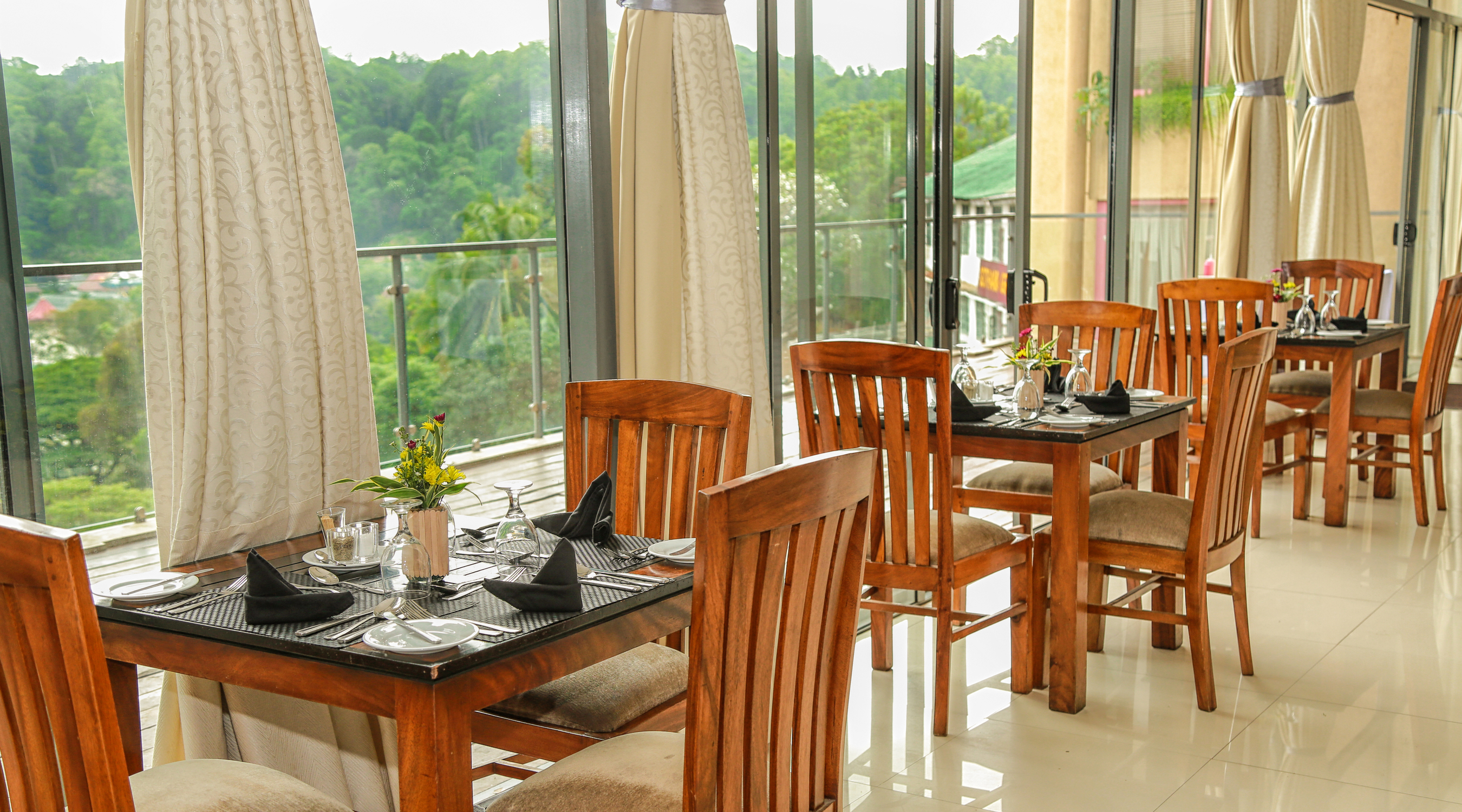 På grupperejsen Sri Lanka og det autentiske Maldiverne med Viktors Farmor sover vi på Oak Ray Heritage Hotel 