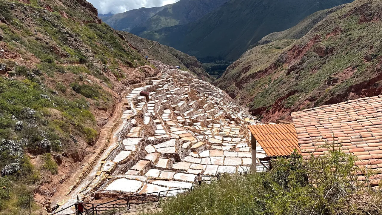 Det eftertragtede Maras-salt produceres den dag i dag i saltbassinerne i Maras. Foto Henriette Jensen