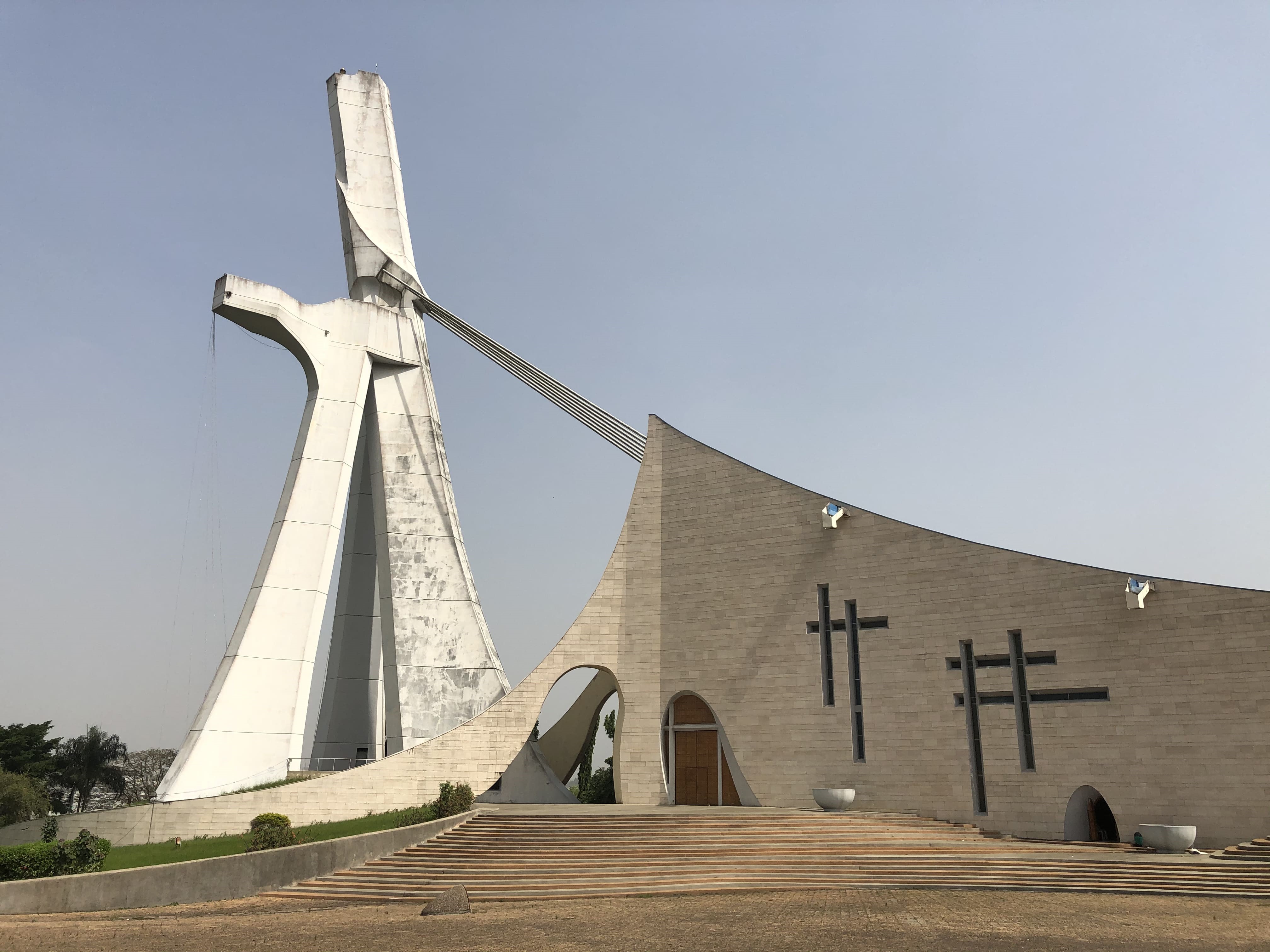 St. Paul katedralen i Abidjan er tegnet af den italienske arkitekt Aldo Spirito. Foto Anja Schmidt