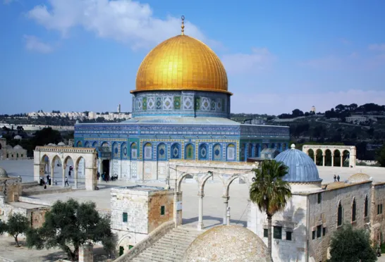 Oven over Grædemuren ligger den smukke Omar moskeen med guldkuplen. Foto Viktors Farmor