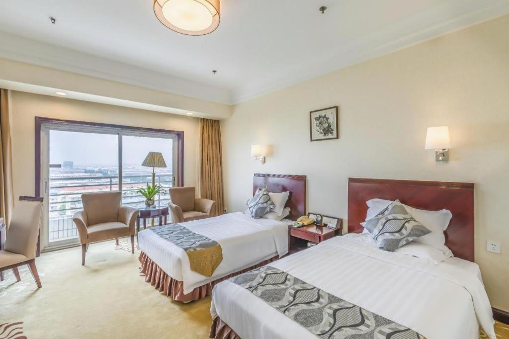 På rejsen Vandring på den Kinesiske mur bor vi på Jinjiang Hotel Qianan i Qian’an. Et fire-stjernet hotel i hjertet af Qian’an. 