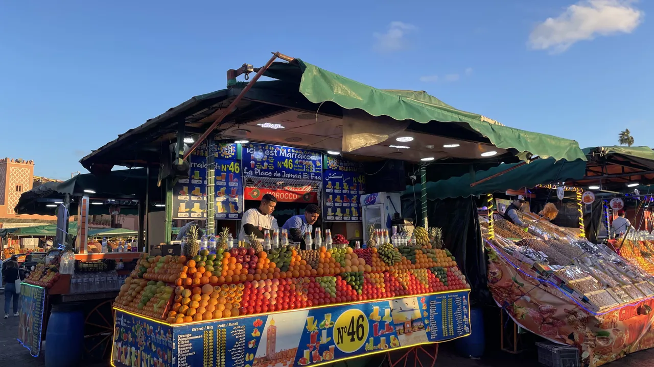 Smag en lækker appelsinjuice på Jemaa el-Fnaa pladsen. Foto Morten H. Nielsen