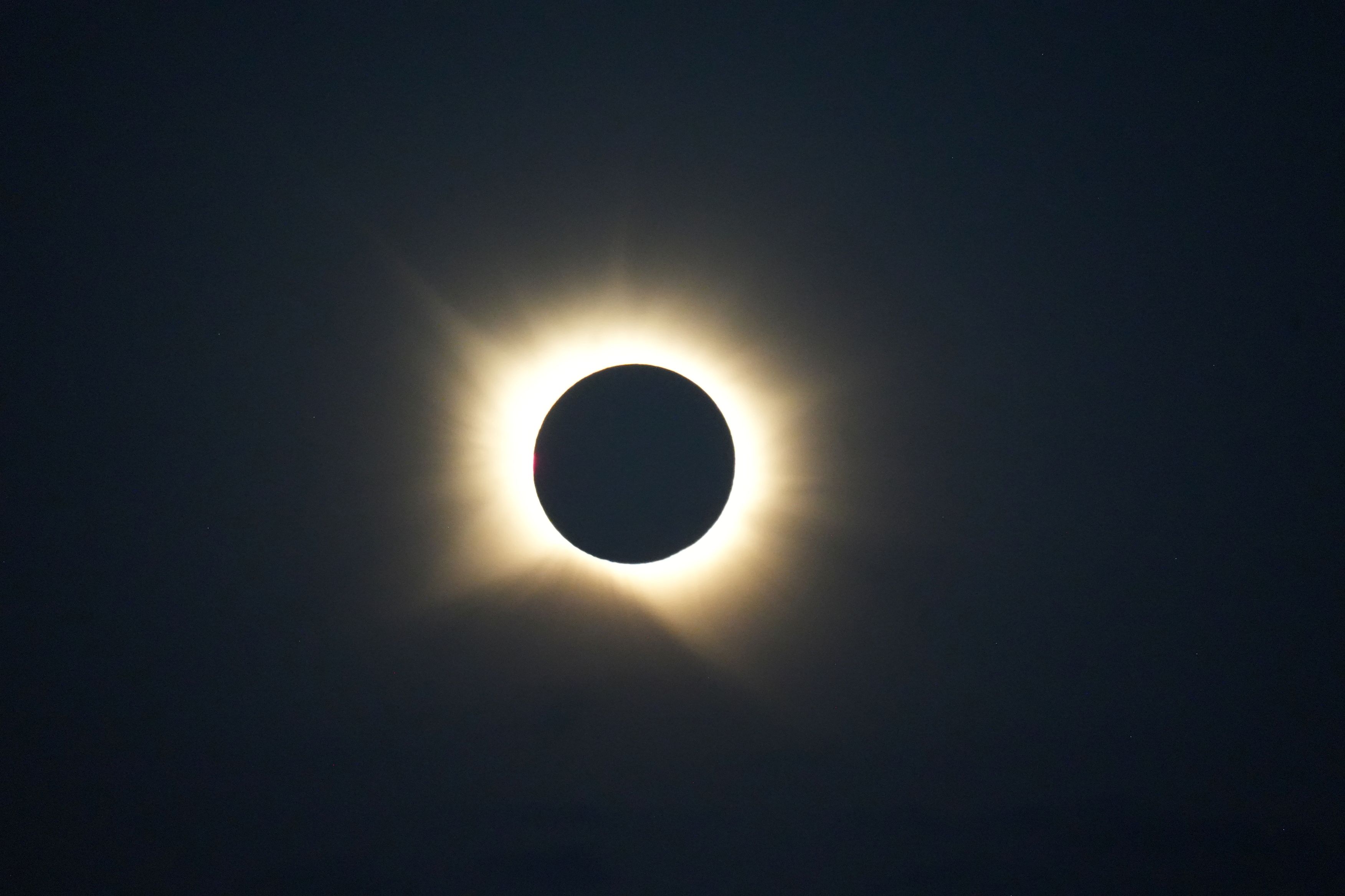 Den totale solformørkelse – et sjældent øjeblik, hvor Månen dækker Solen helt. Foto Esben Gynther