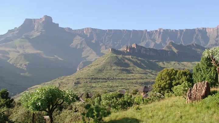 De højeste tinder i Drakensberg bjergene når næsten 3300 meter. Foto Viktors Farmor