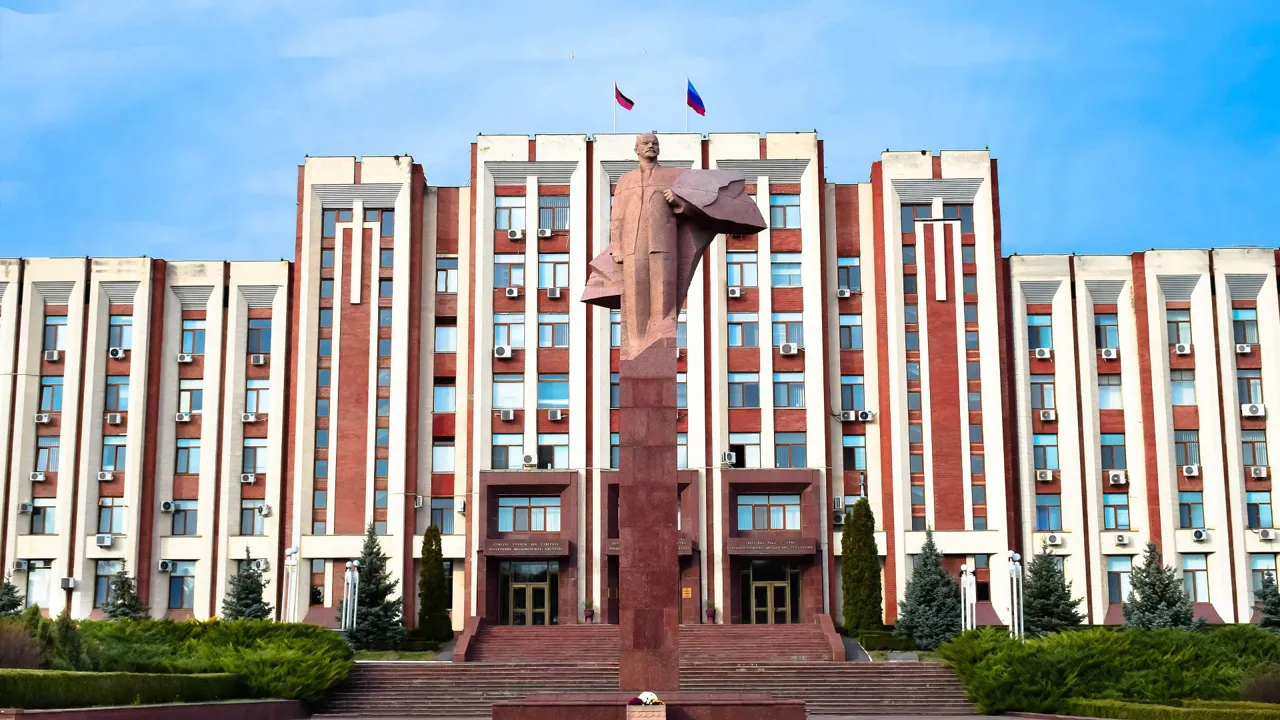 Tiraspol er som en tidskapsel fra Sovjetunionens æra, med monumenter dedikeret til Lenin. Foto Viktors Farmor