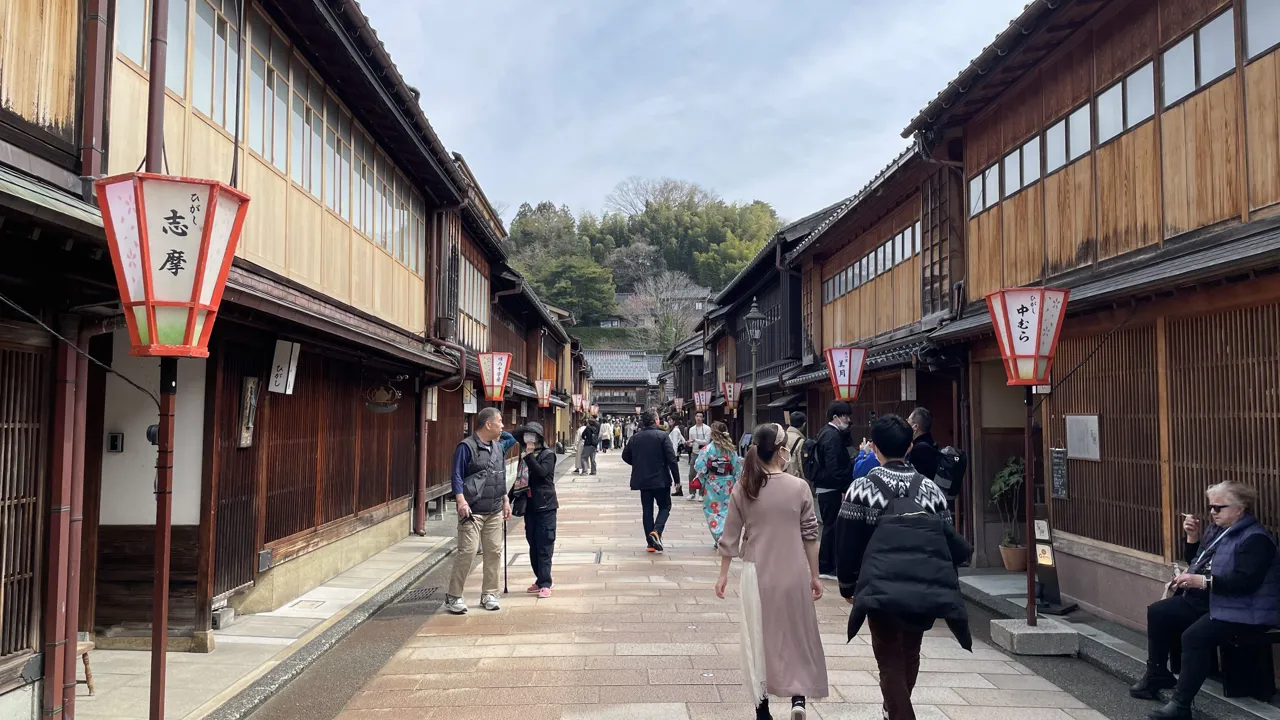 Kanasawa har en hyggelig gammel bydel. Foto af Henriette Jensen
