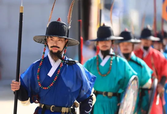 Vagtskifte ved paladset Gyeongbokgung i Seoul. Foto Anders Stoustrup