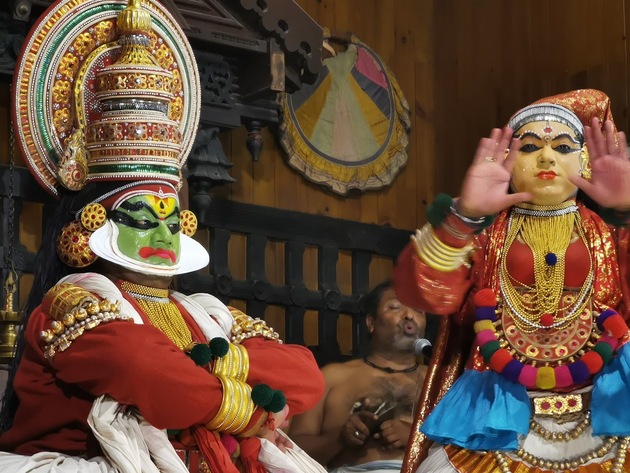 Det farverige og underholdende Kathakali-teater. Foto Thomas Feldskov Nielsen