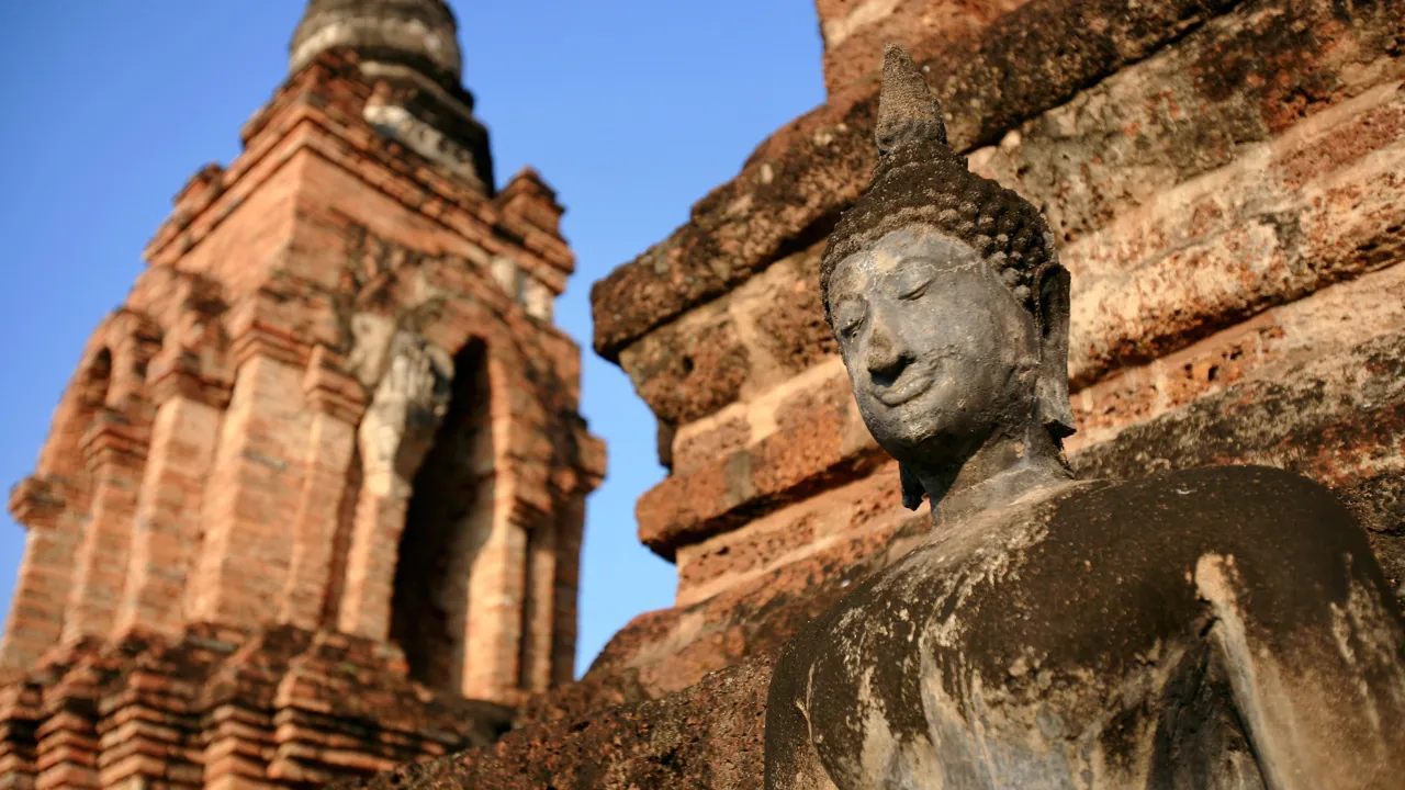 Buddha i Wat Mahathat i Sukhothai. Foto af Anders Stoustrup