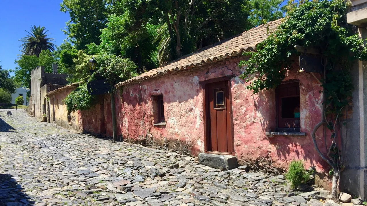 La Calle de los Suspiros i Colonia del Sacramento. Foto Darko Mlinarevic