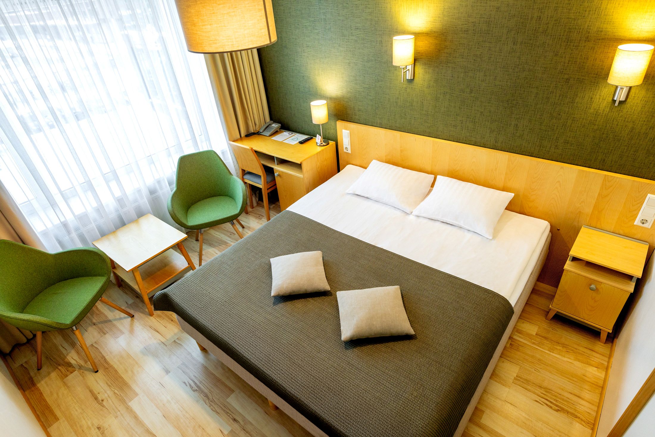 Tartu Hotel ligger tæt på floden Emajõgi omgivet af hyggelige caféer og byens historiske kvarterer. 