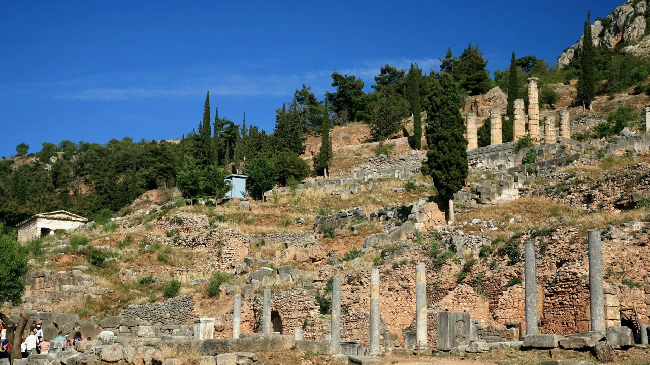 Processionsvejen op til oraklet i Delfi. Foto af Anders Stoustrup
