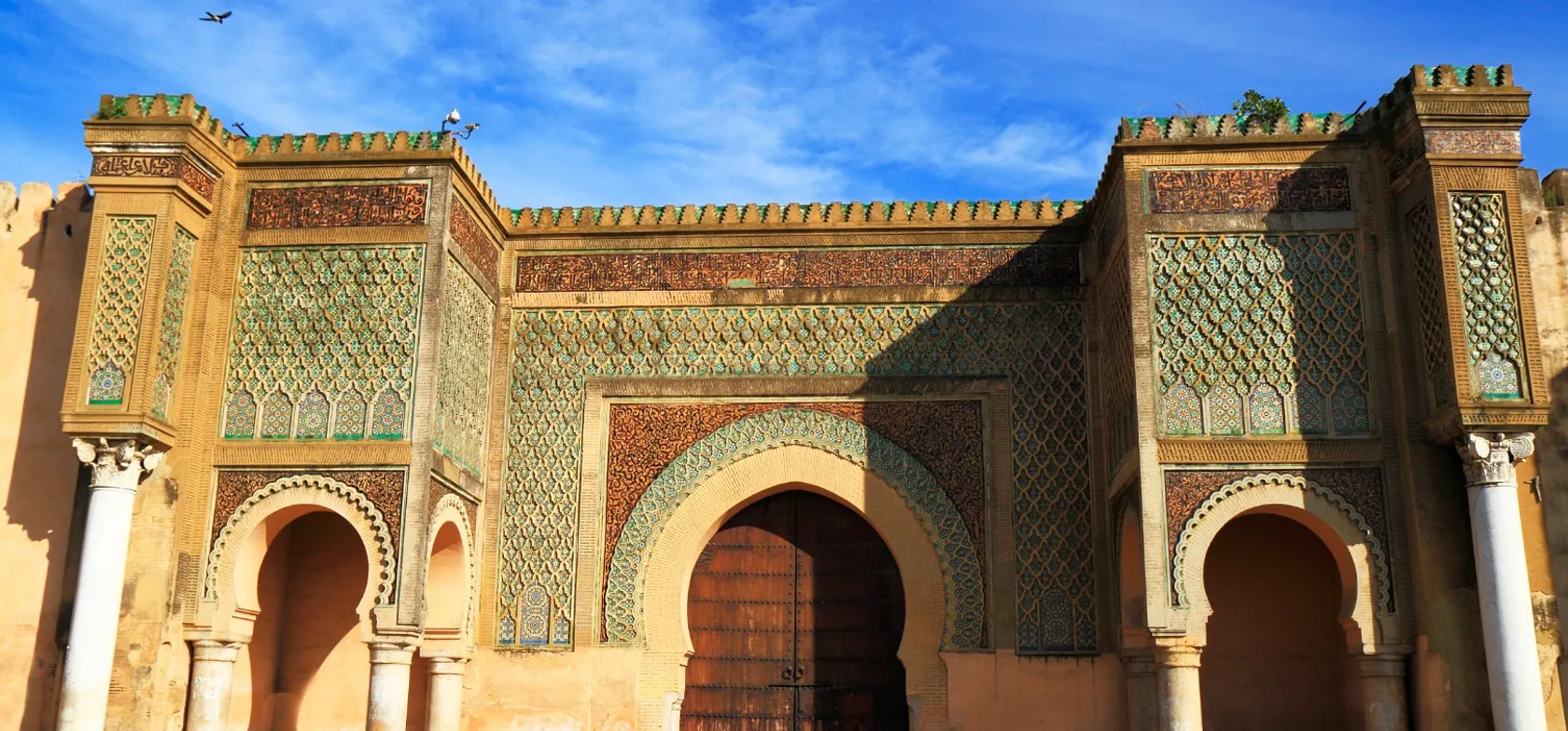 Bab Al Mansour er den mest berømte port i Marokko.