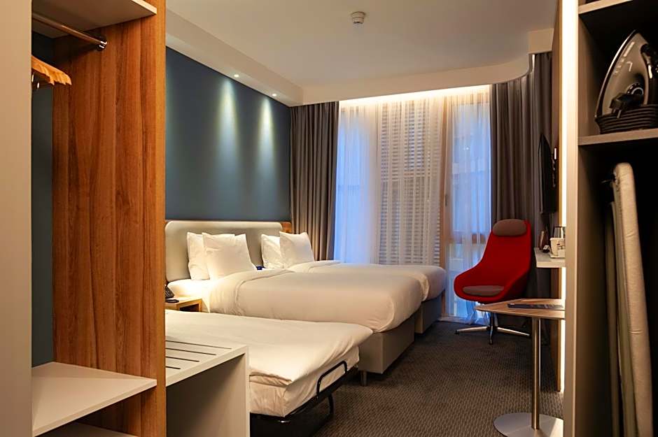 1 holiday inn express i Tbilisi
