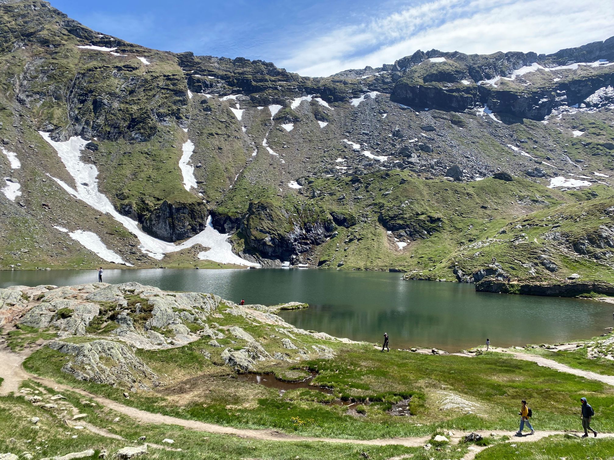 I 2.024 meters højde ligger Bâlea-søen, en krystalklar gletjersø. Foto Lone Andersen
