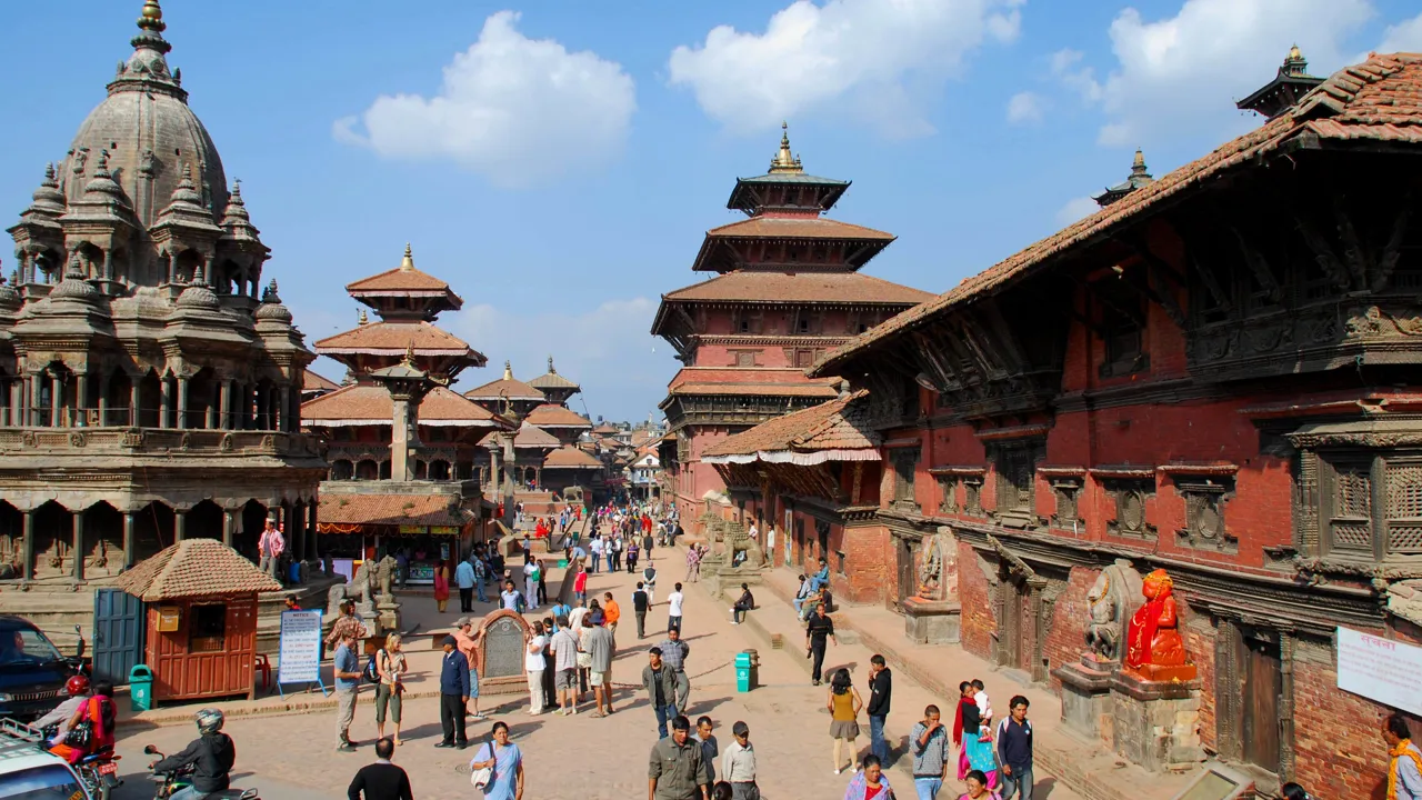 Durbar pladsen i hjertet af byen er fyldt med templer, paladser, relieffer, statuer og indgraveringer i bronze. Foto Viktors Farmor