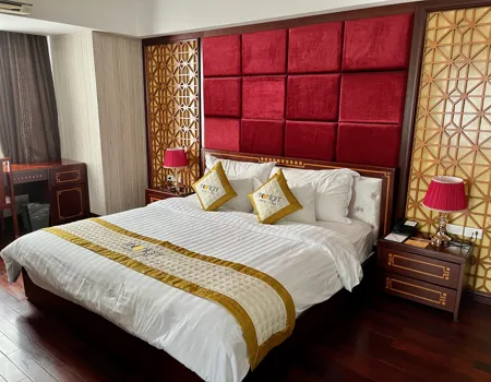 Værelse på Moonlight Hotel Hue. Foto af Anders Stoustrup