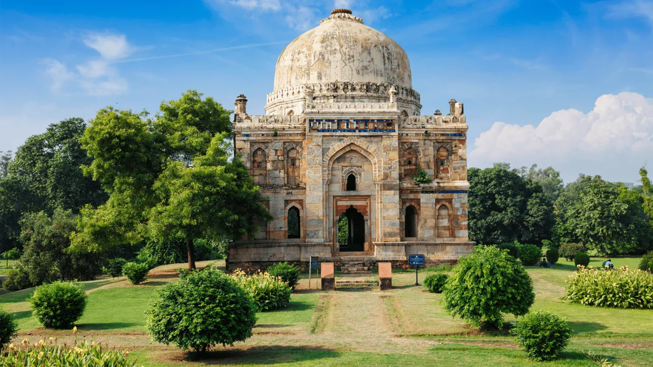 Den store Park Lodi Gardens er et populært åndehul i Indiens hovedstad Delhi. Foto Viktors Farmor 