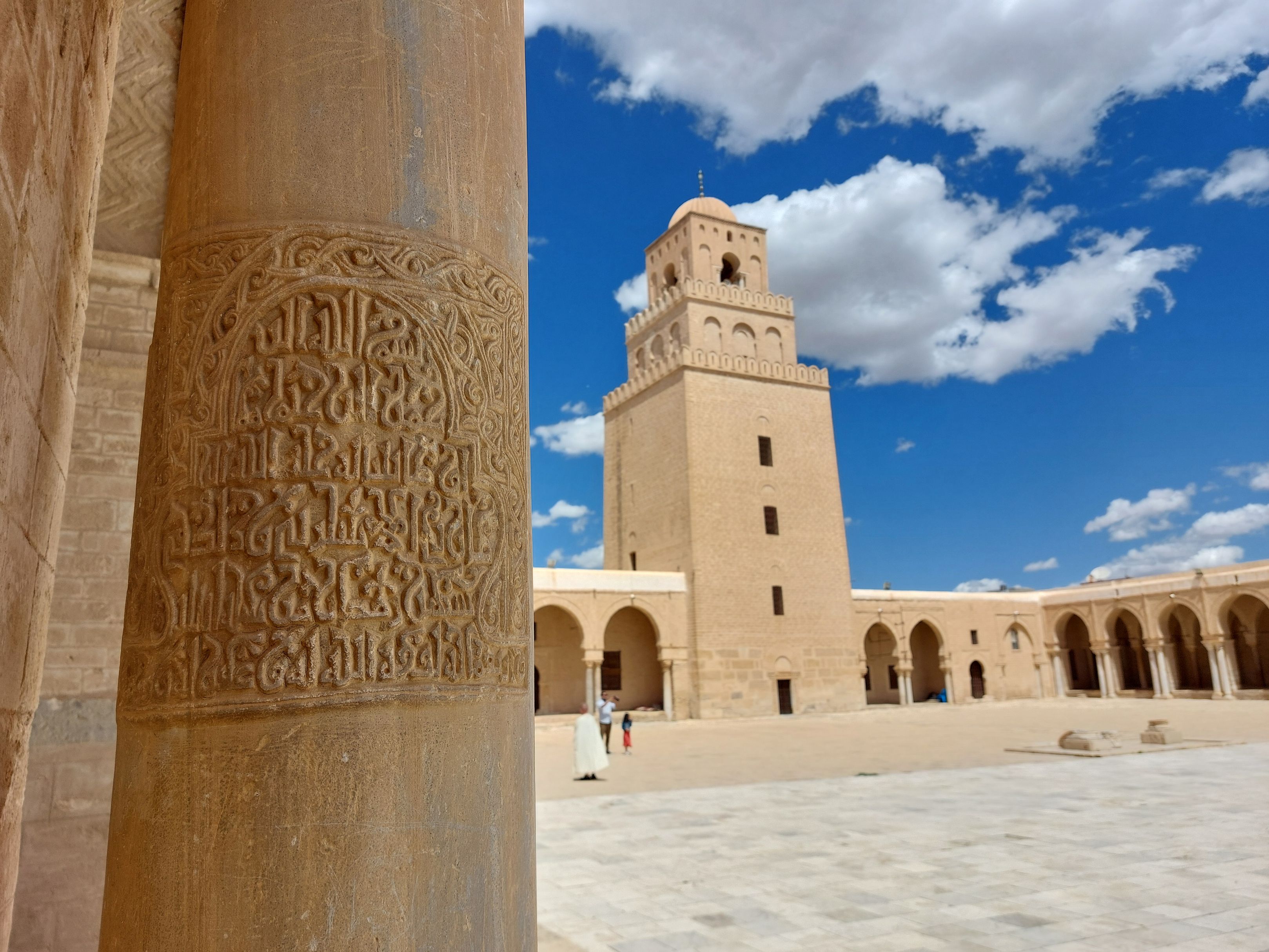 Vi besøger Den Store Moské i Kairouans. Foto Tom Dalsgaard