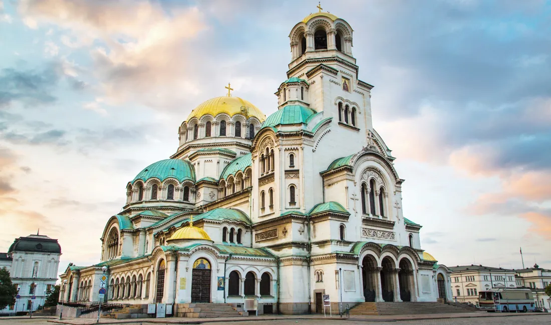 I Sofia besøger vi den mægtige russisk-ortodokse Alexander Nevski-katedral. Foto Viktors Farmor