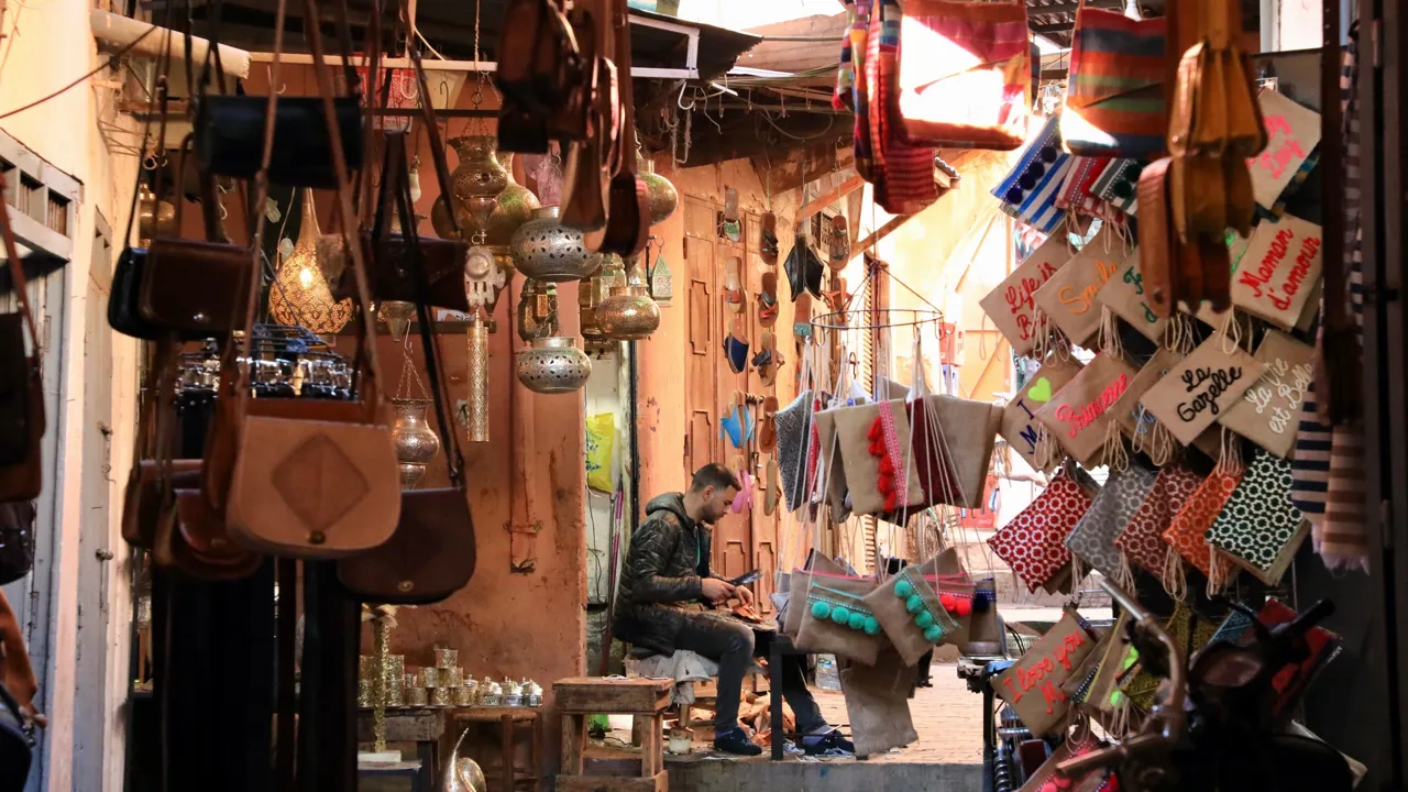 Håndværk i medinaen i Marrakesh. Foto af Anders Stoustrup