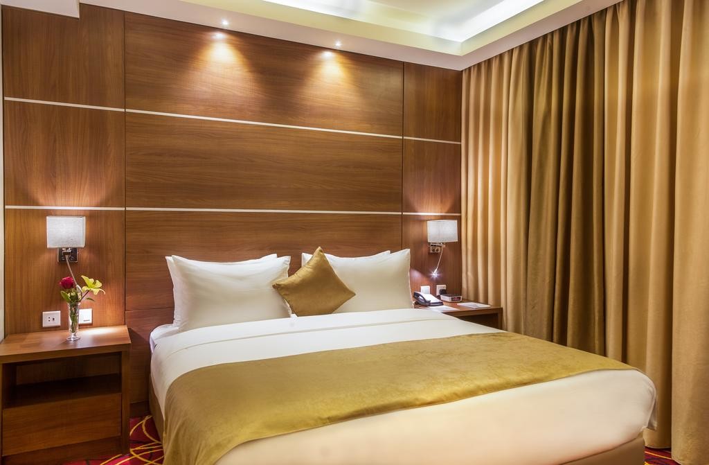 I Amman bor vi på det moderne, 4-stjernede Gerasa Hotel, der ligger i et roligt område i byen. 