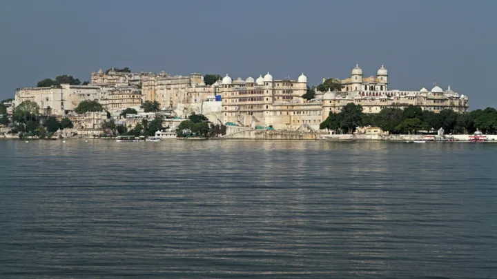 Udaipur paladset set fra søen. Foto Anders Stoustrup