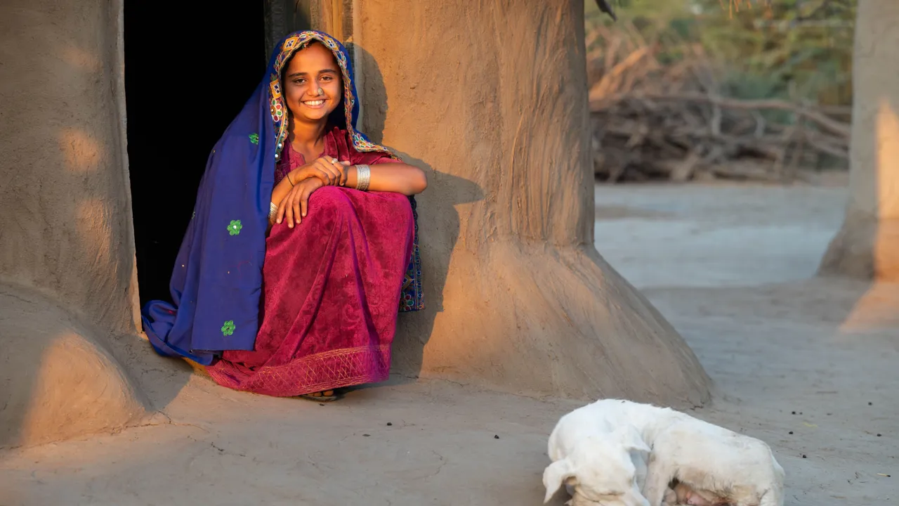 Turister er en sjældenhed i Gujarat, så bliver mødt med nysgerrighed. Foto Viktors Farmor