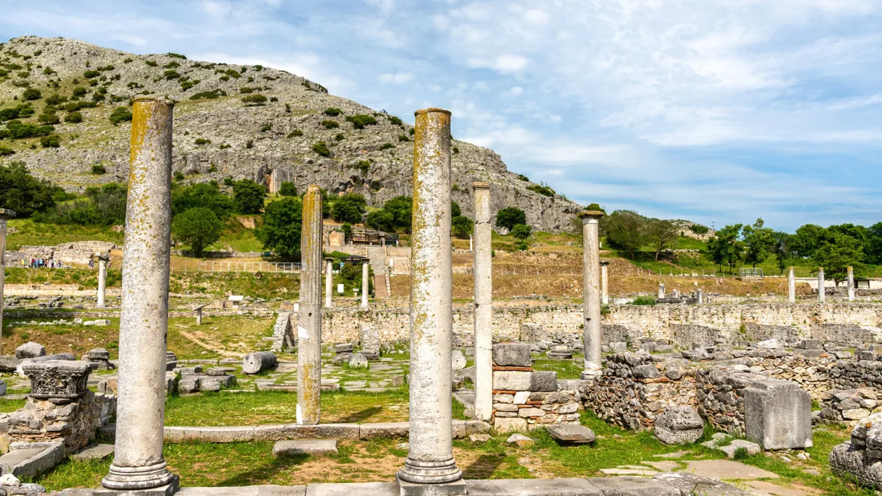 Ruinerne i Filippi viser os tydeligt den romerske historie i området. Foto. Viktors Farmor