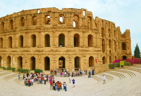 Amfiteatret i El Djem blev bygget i år 238, og det rummede op mod 35.000 tilskuere. Foto Viktors Farmor