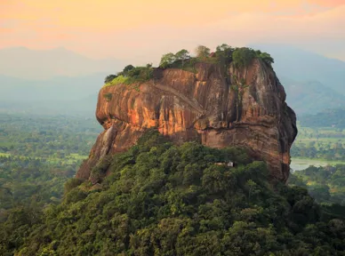 Oplev Løveklippen på en rejse til Sri Lanka med Viktors Farmor. Rejs med på den store rundrejse i landet.