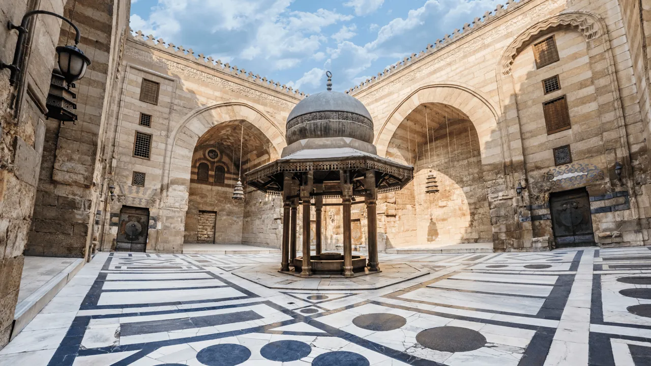 Den islamiske arkitektur i Qalawun komplekset er bemærkelsesværidgt. Foto Viktors Farmor