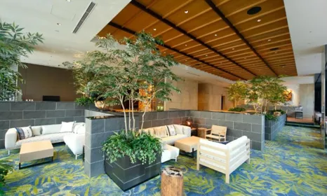 Vi bor på et moderne hotel i centrum af Osaka. Foto Viktors Farmor