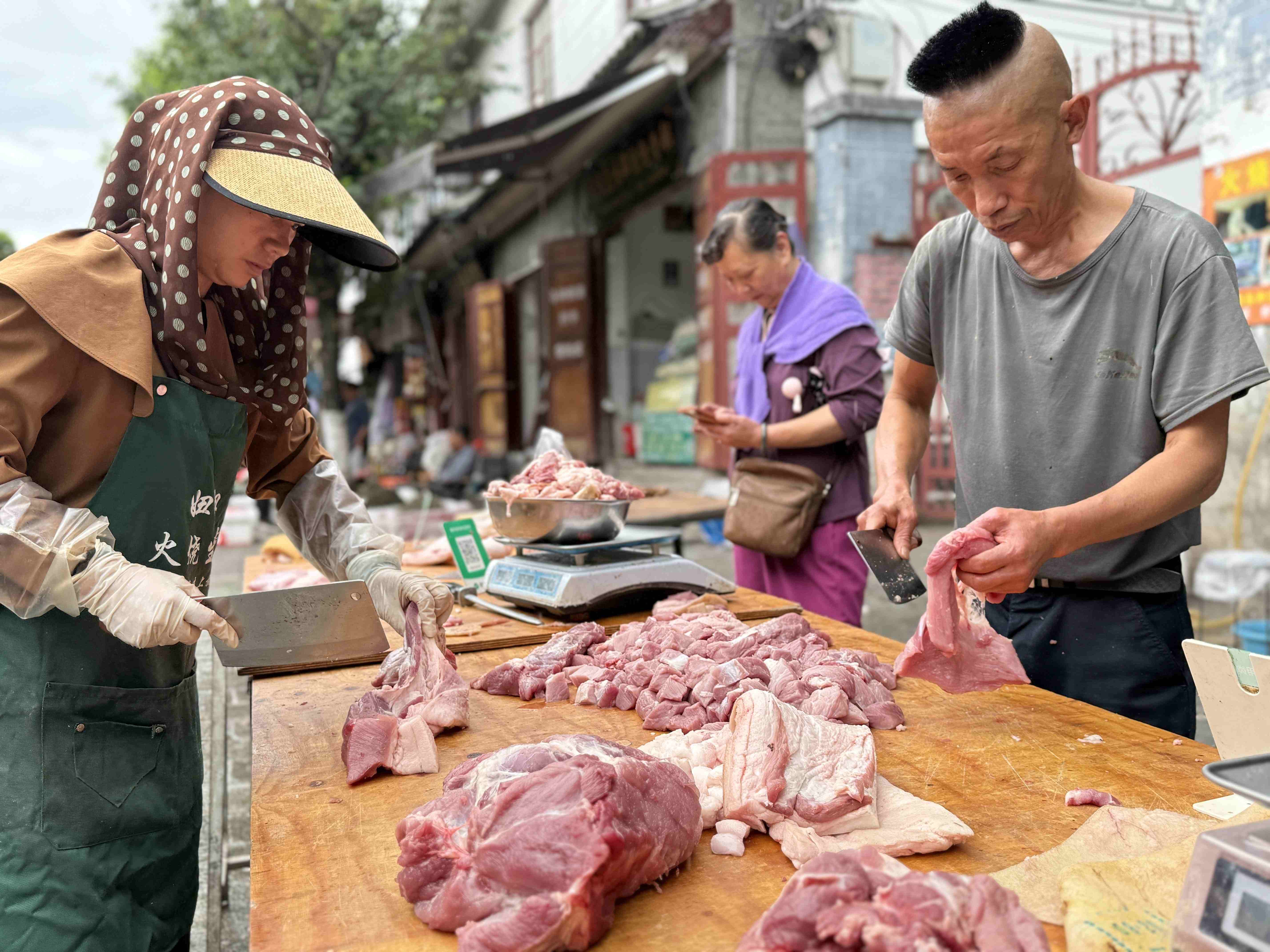 I Kina bliver knoglerne hakket sammen med kødet. Foto Signe Bjørnskov Mynster