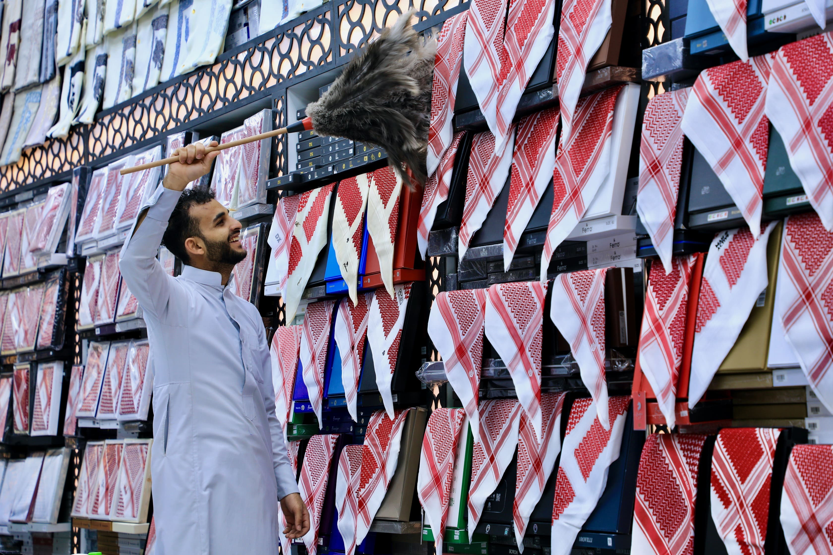 Tørklæder til salg i Riyadh. Foto af Anders Stoustrup