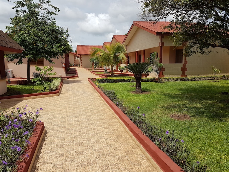 4 hotel la rose blanche korhogo udenfor