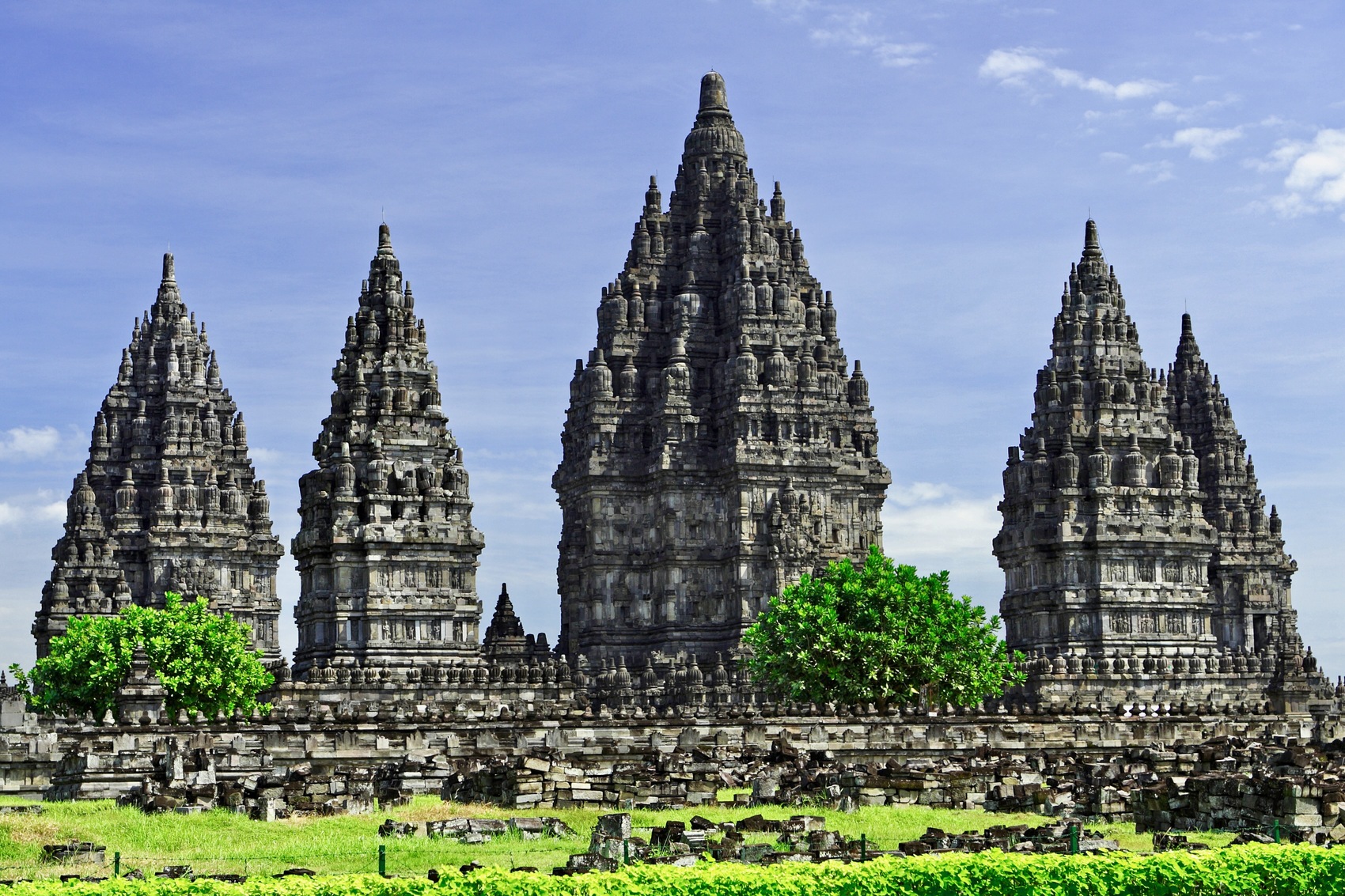 Det hinduistiske tempel Prambanan på det centrale Java er et storslået syn. Foto af Anders Stoustrup