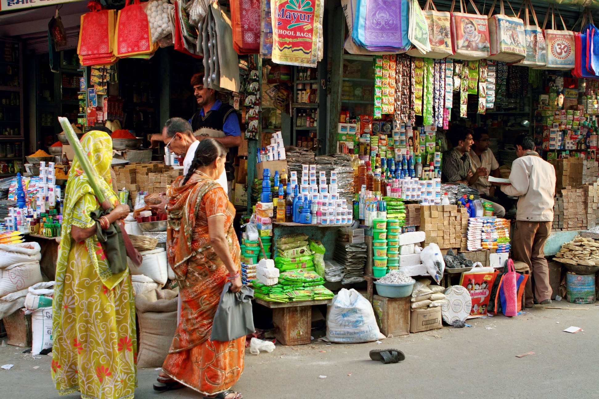 Markeder i Indien er altid en farverig affære. Det gælder også her i Udaipur. Foto af Anders Stoustrup