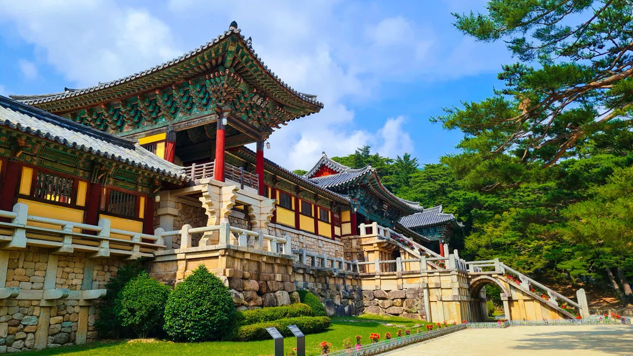Bulguksa templet i Gyeongju er et af Koreas mest imponerende templer. Foto af Gitte Skov Andersen