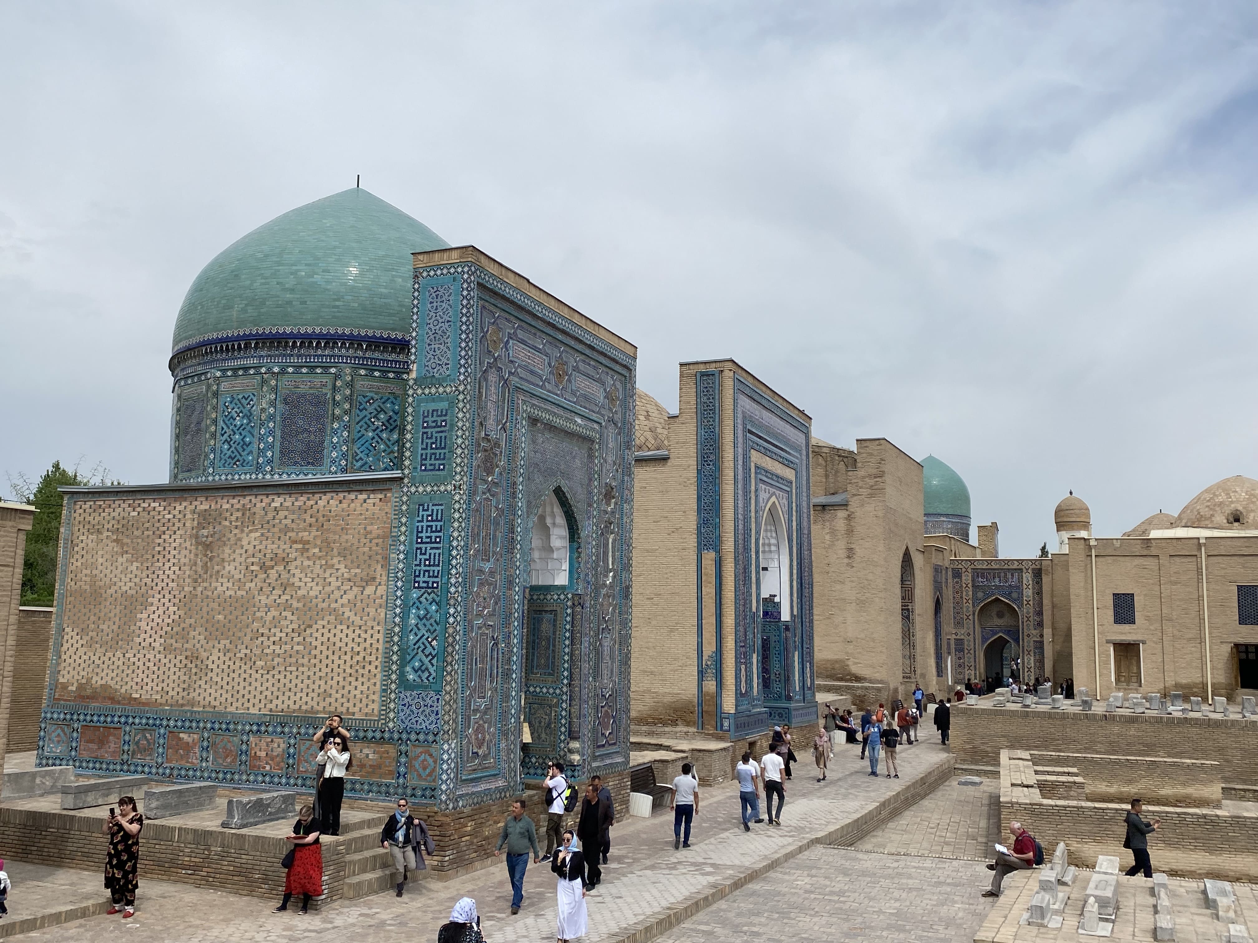 Samarkandsd Shakhi Zinda rummer en samling af utrolig flotte gravmæler. Foto Michael Høeg Andersen