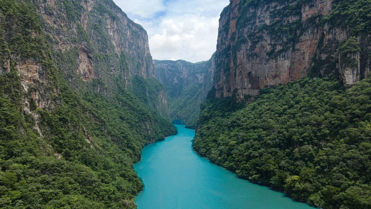Vi sejler i Sumidero-kløften. Foto Viktors Farmor