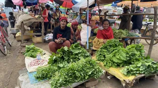På rejsen gør vi holdt ved små landsbyer og oplever markedslivet. Foto Michael Høeg Andersen