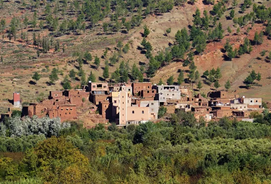 I Atlas-bjergene ser vi små berber landsbyer. Foto Kathrine Svejstrup