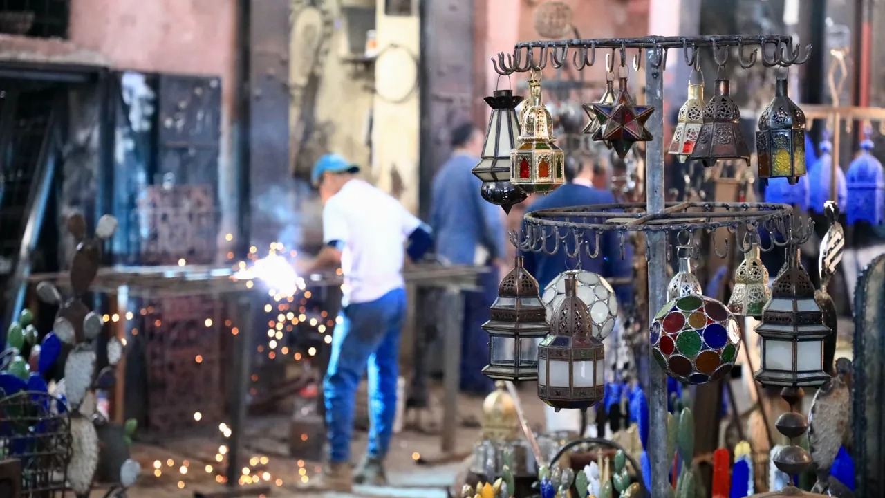 Mange varer produceres på stedet i Marrakesh's medina. Foto af Anders Stoustrup