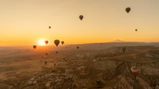 Solopgangen kan opleves fra luftballon. Foto Tea Tougaard
