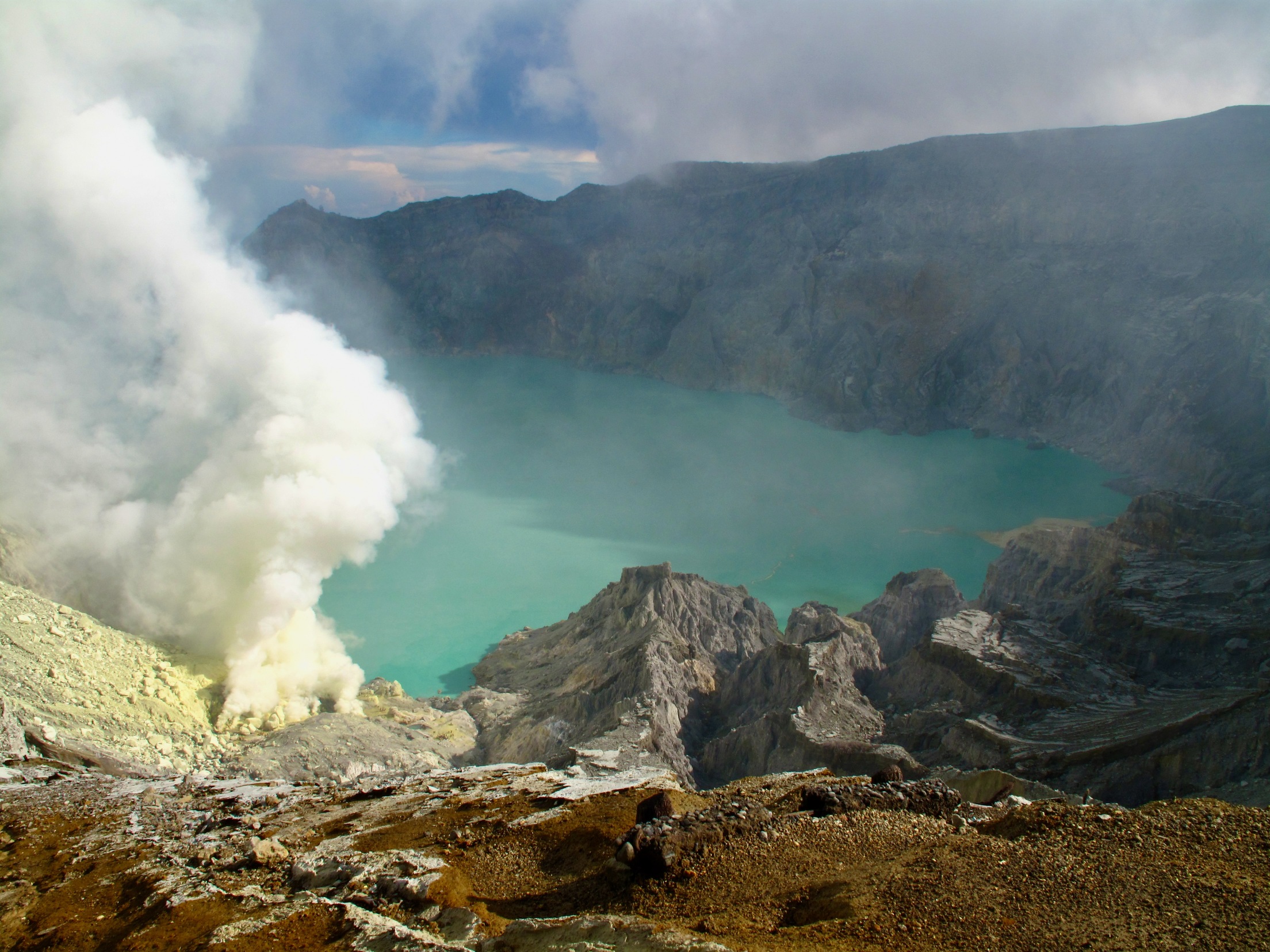 Krateret på Ijen vulkanen. Foto af Anders Stoustrup