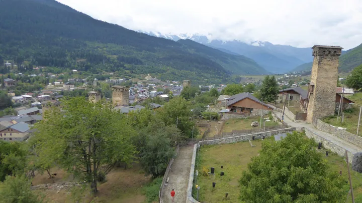 Mestia er den største by i Svanati-regionen. Foto Michael Andersen