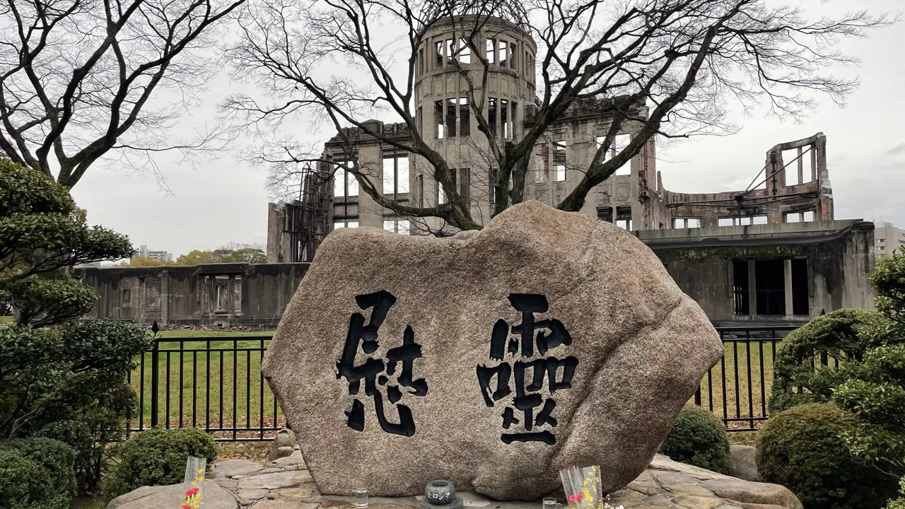 Ofrene for atombomben mindes i Hiroshima. Foto af Henriette Jensen