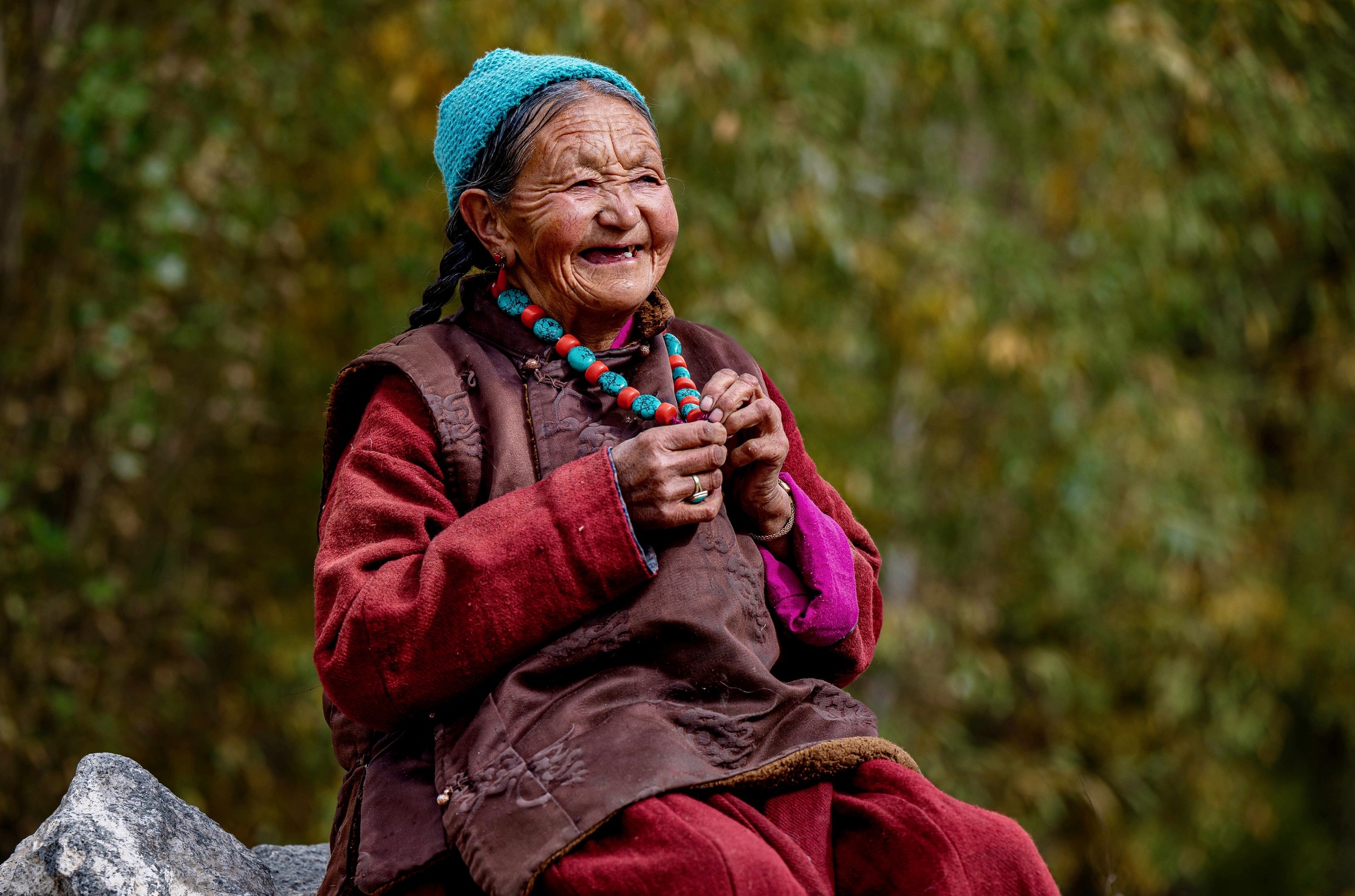 Vi møder de lokale i afsidesliggende landsbyer. Foto Ashfaq Rah