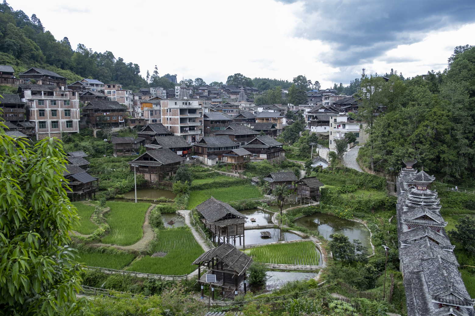 Vi besøger utrolig smukke Dong-landsbyer. Foto Carsten Lorenzen